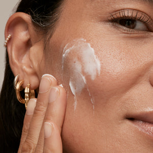 Model applying cream