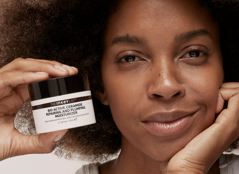 Model with Kaolin bottle