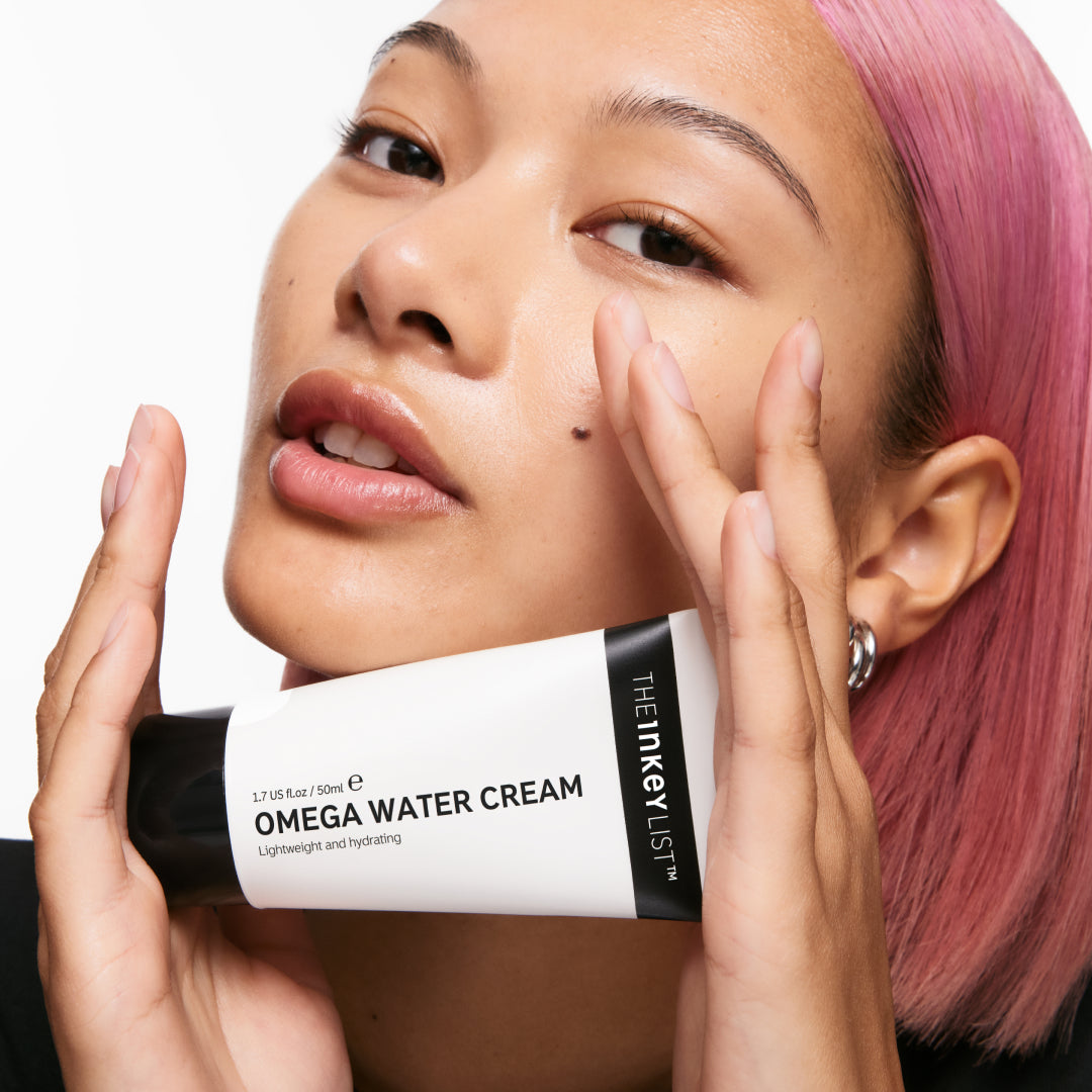 Model with Omega Water Cream